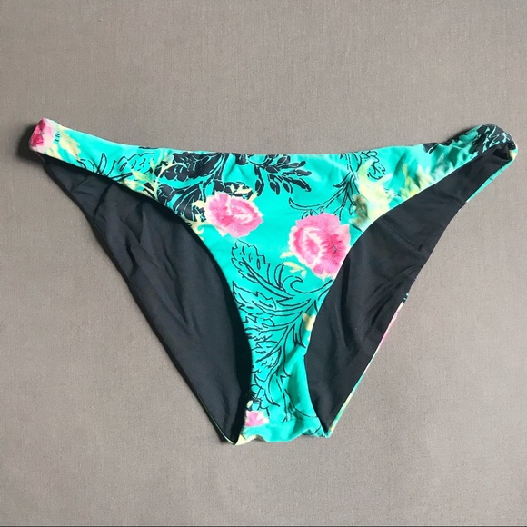 Billabong Reversible & Convertible Bikini - Picture 4 of 9